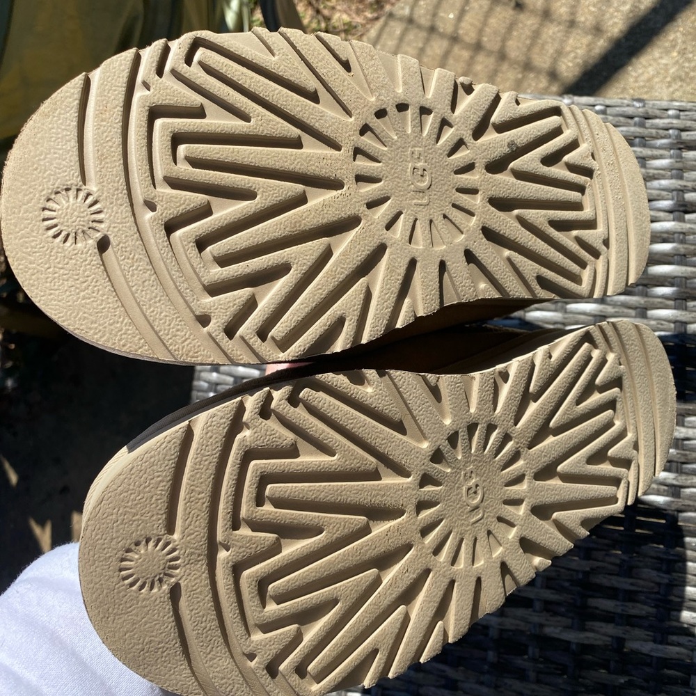 UGG Tazz size 8